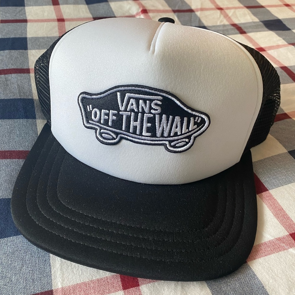 VANS Off the Wall trucker hat - NWOT